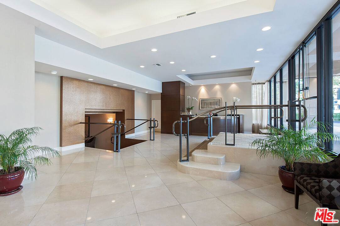 10590 Wilshire Blvd Unit: 1402