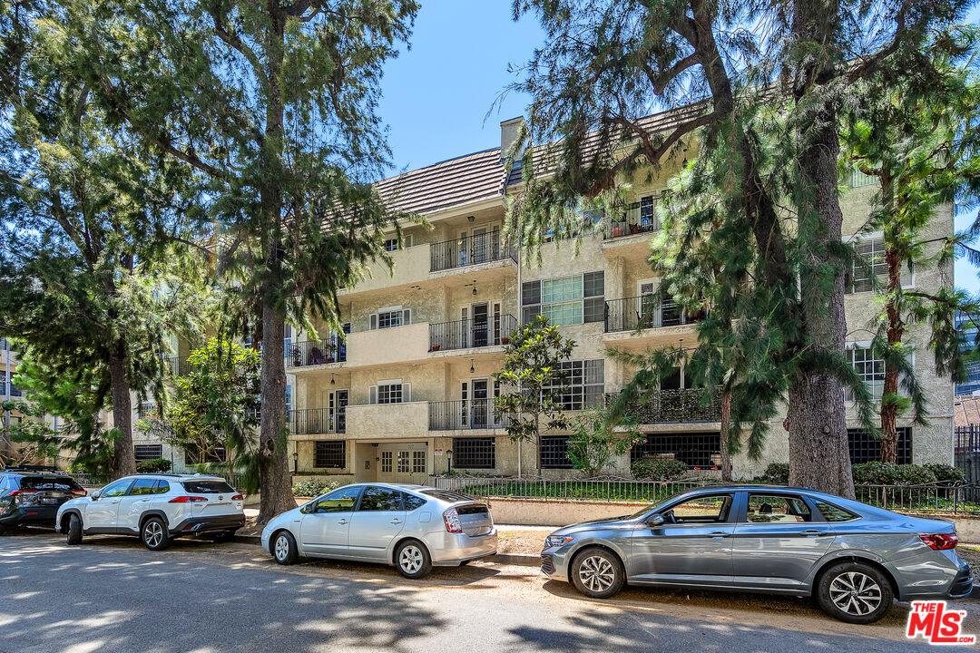317 S S. Holt Ave Unit: 11