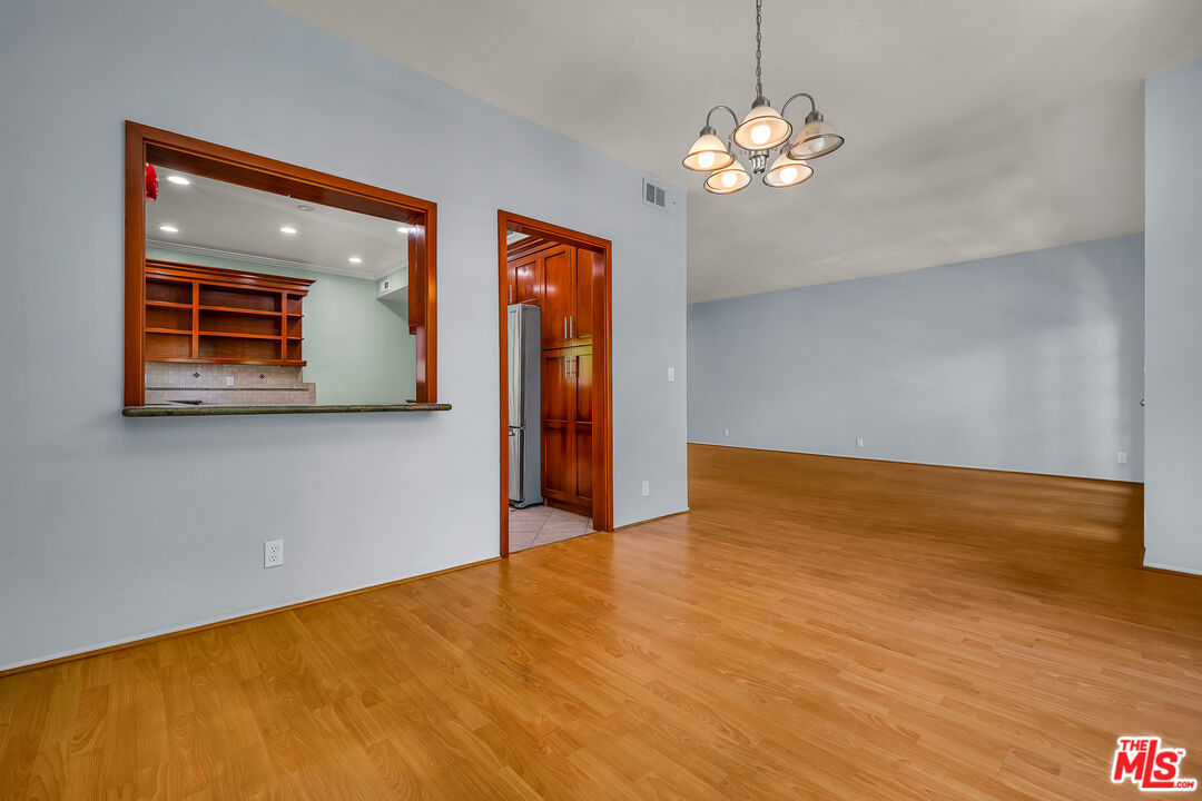 317 S S. Holt Ave Unit: 11