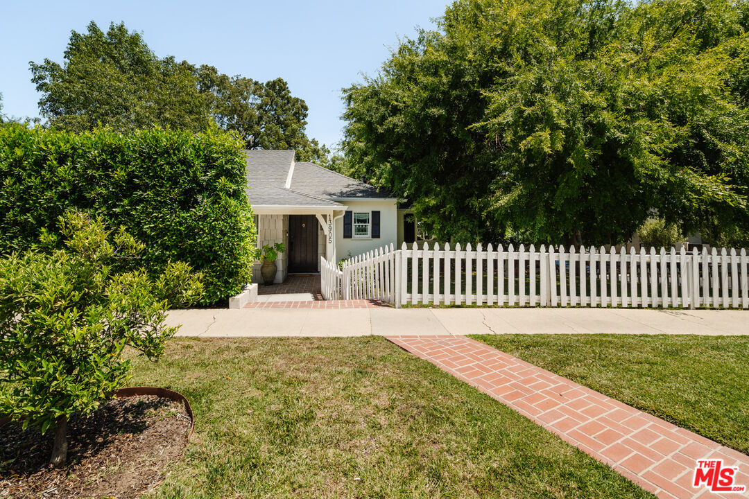 13905 Valley Vista Blvd