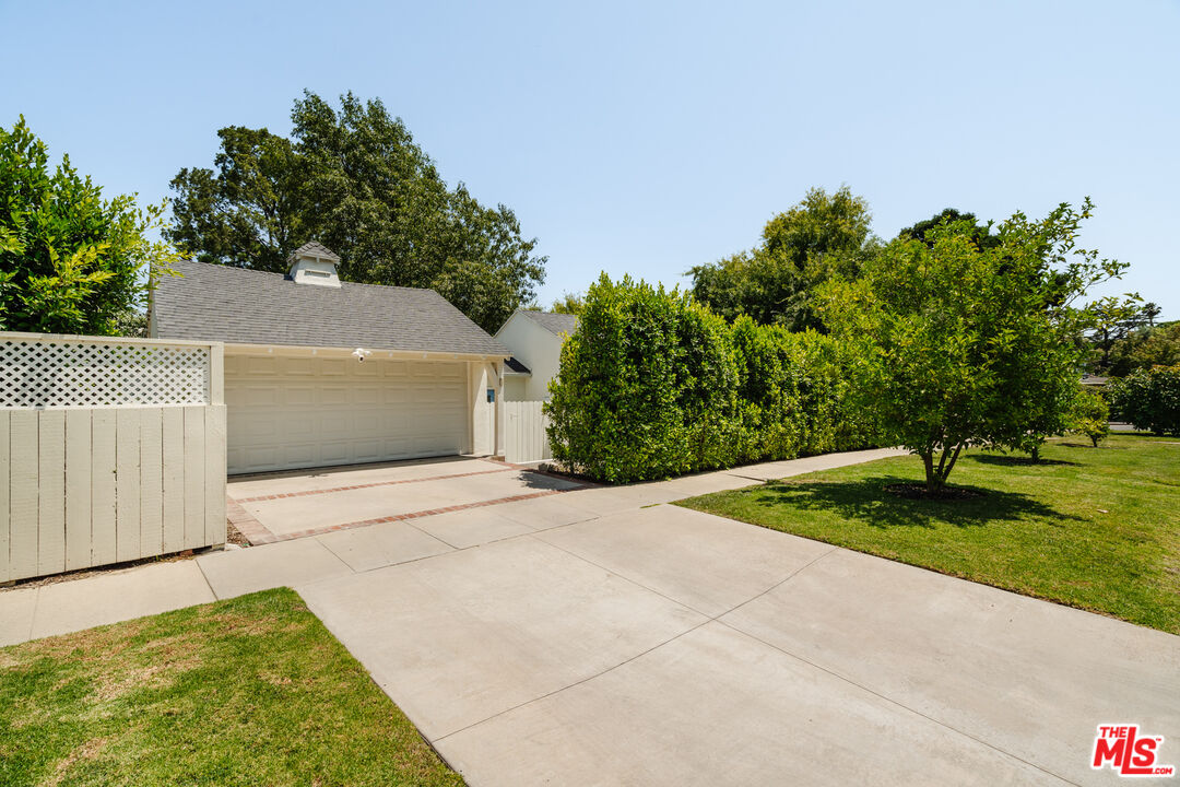 13905 Valley Vista Blvd