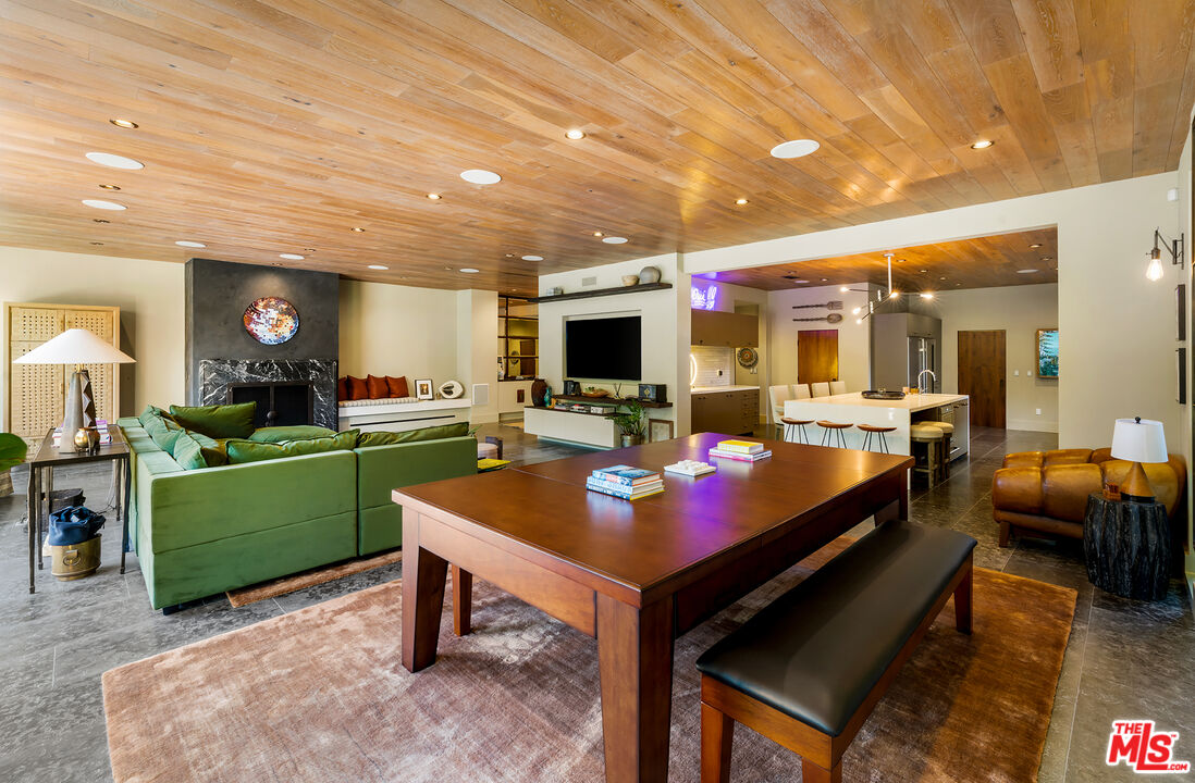2852 Forrester Dr