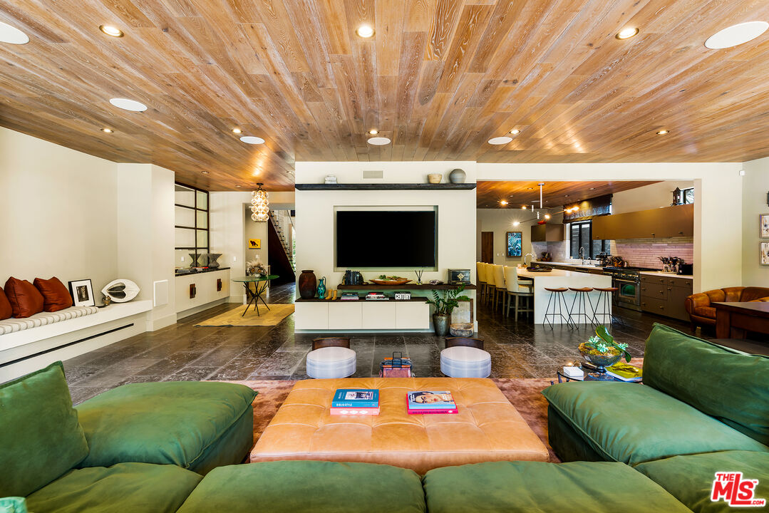 2852 Forrester Dr
