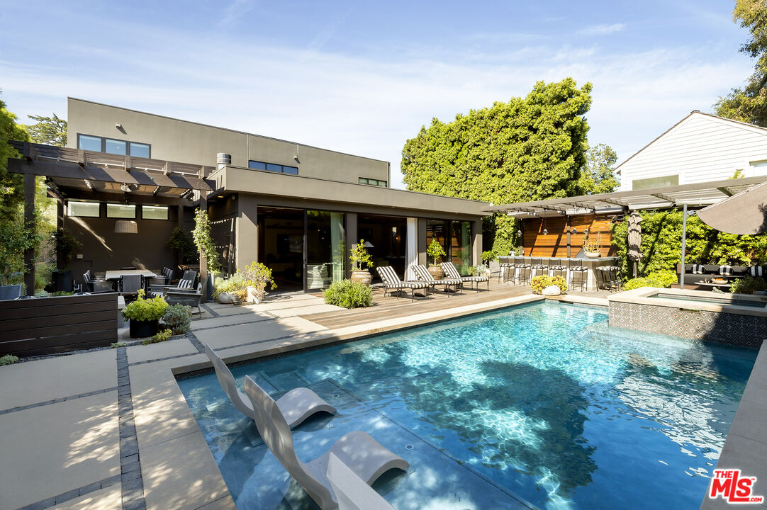 2852 Forrester Dr