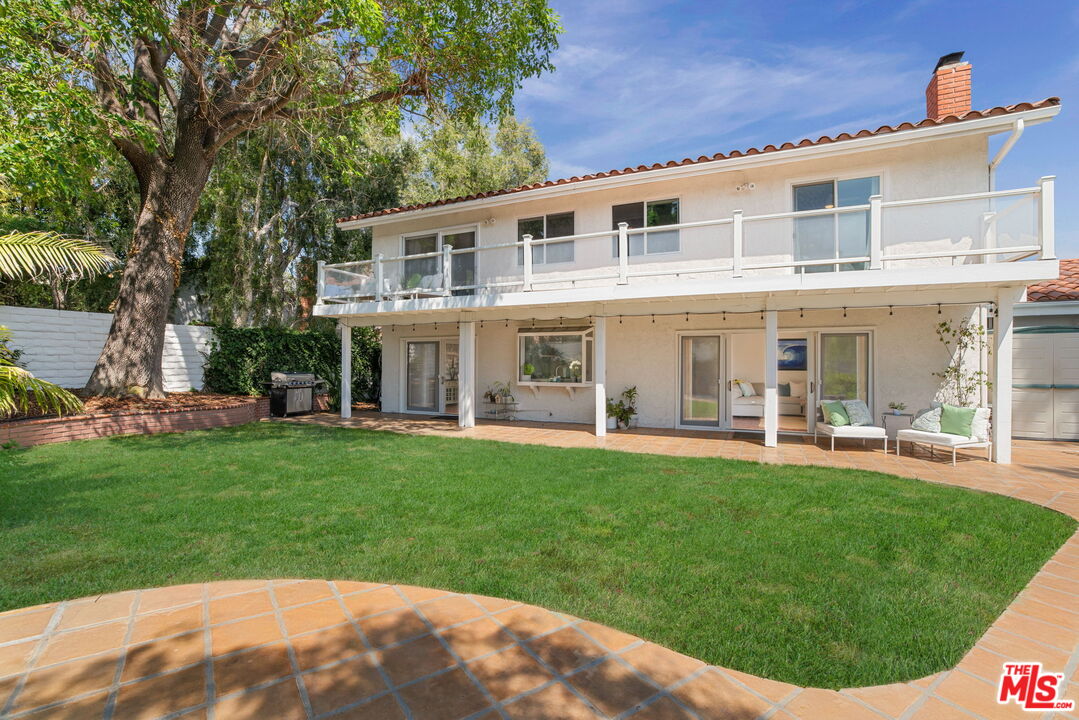 2829 Bottlebrush Dr