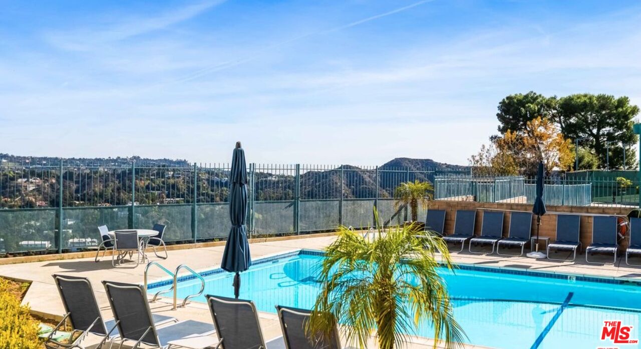 2829 Bottlebrush Dr