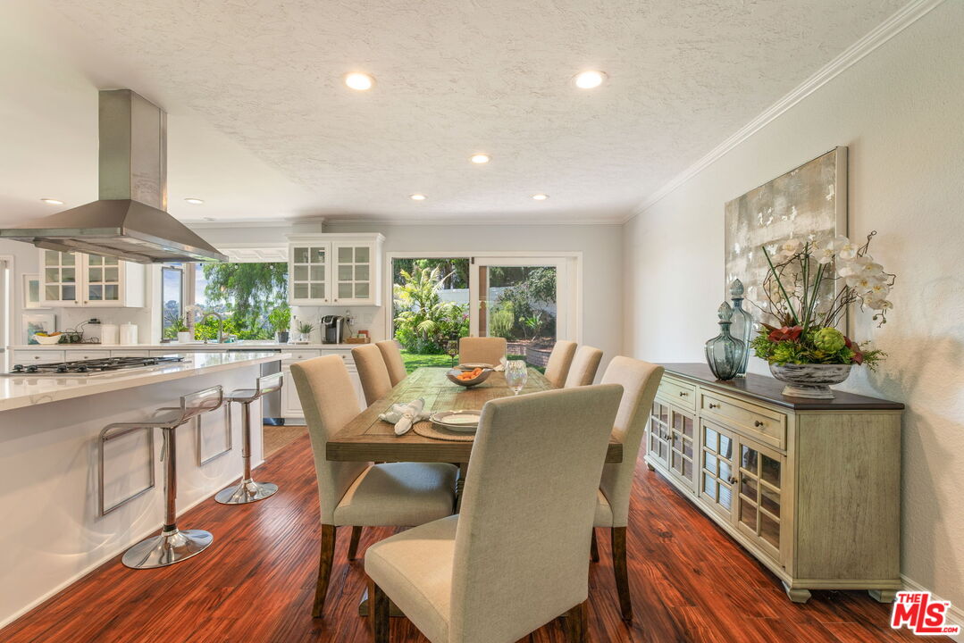 2829 Bottlebrush Dr