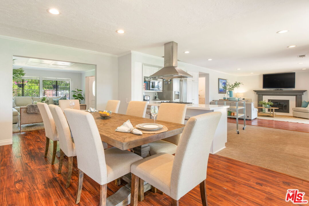 2829 Bottlebrush Dr
