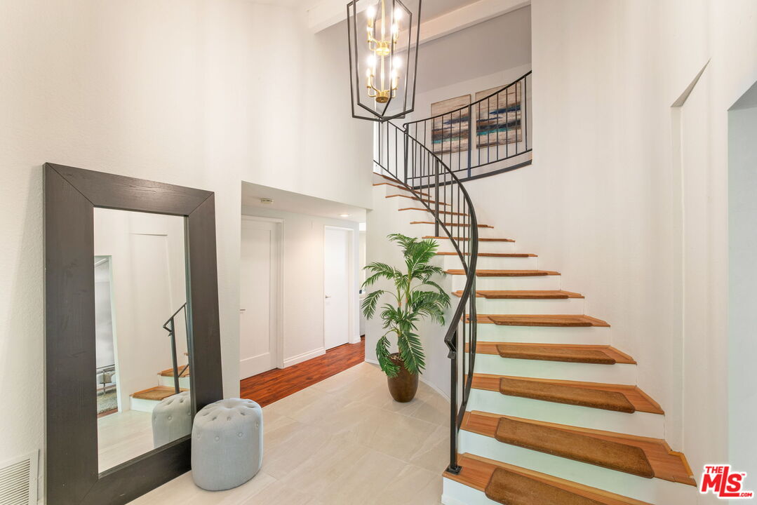 2829 Bottlebrush Dr