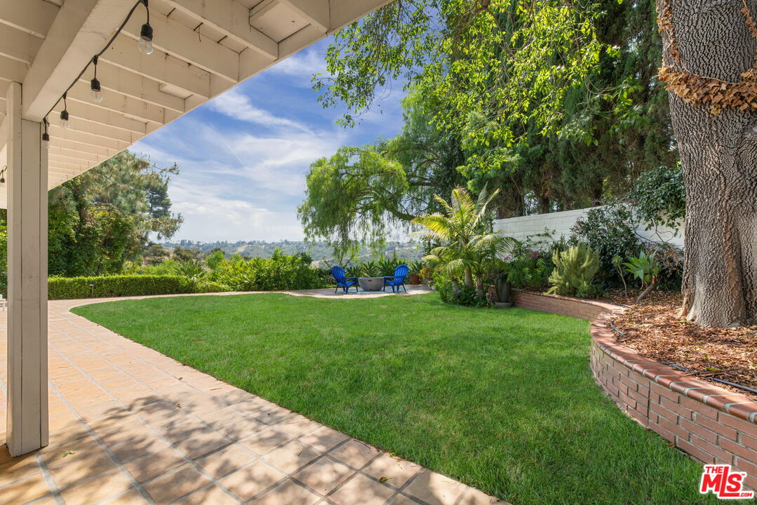 2829 Bottlebrush Dr