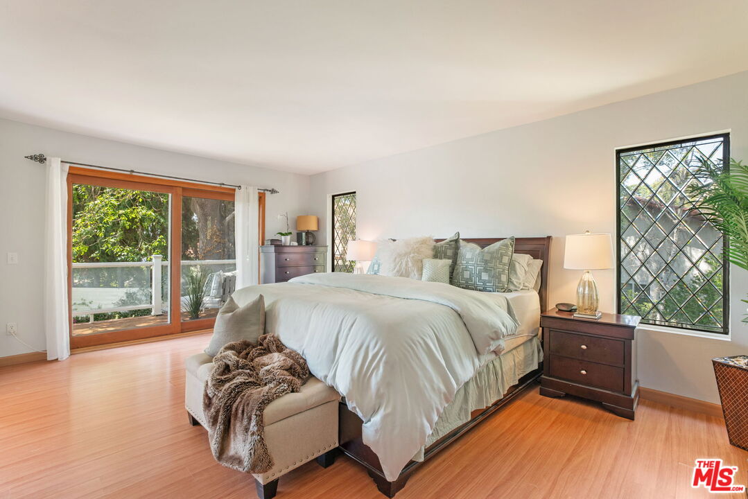 2829 Bottlebrush Dr