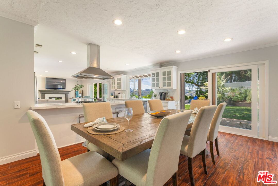 2829 Bottlebrush Dr