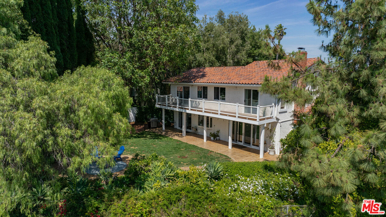 2829 Bottlebrush Dr