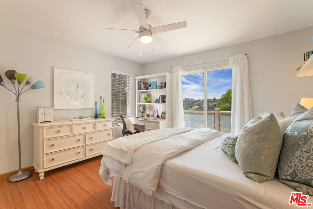 2829 Bottlebrush Dr
