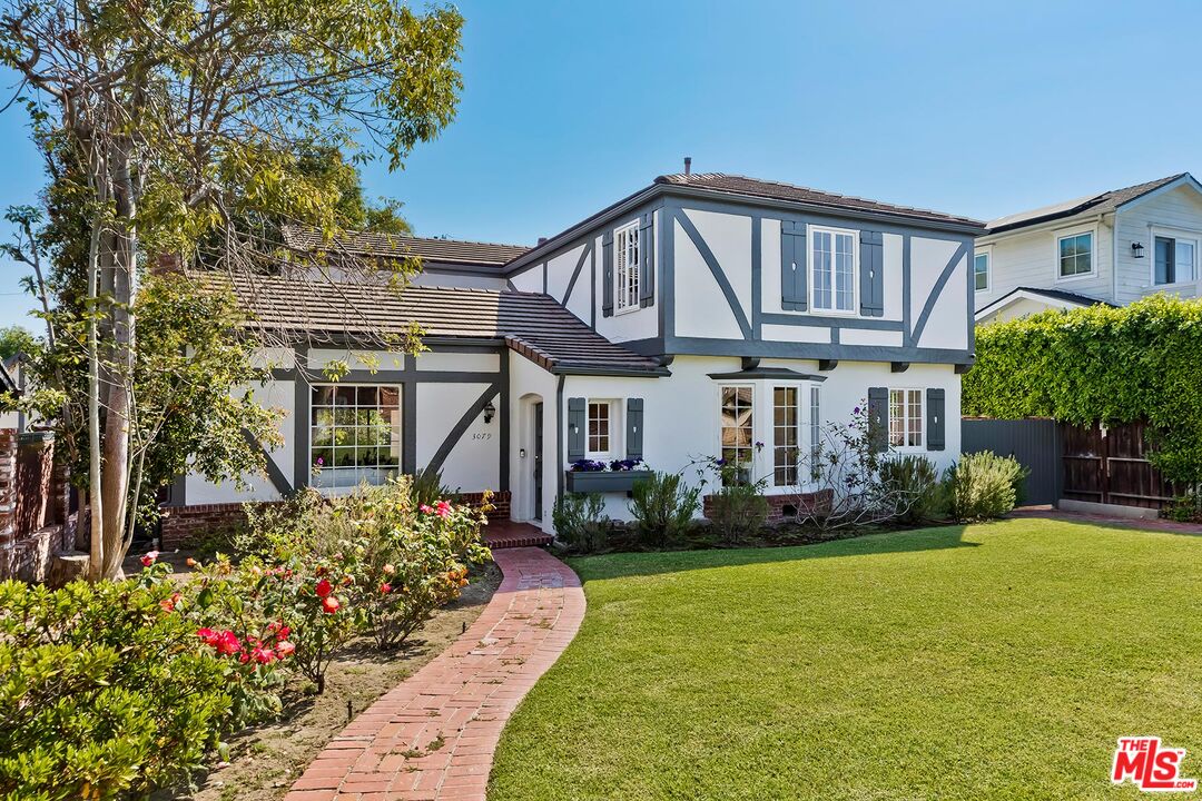 3079 Patricia Ave