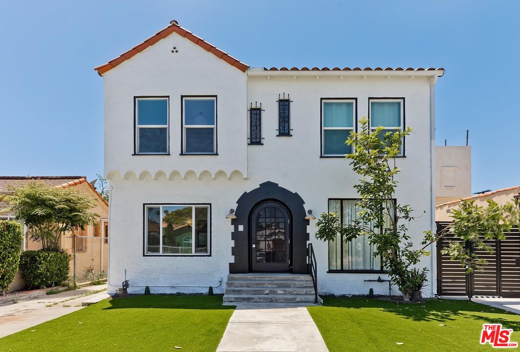 3429 Edgehill Dr Unit: 2