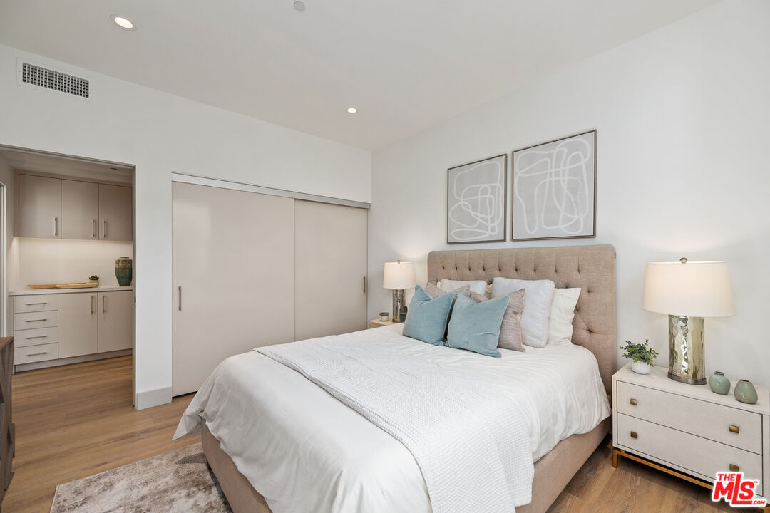 130 S Sepulveda Blvd Unit: 401