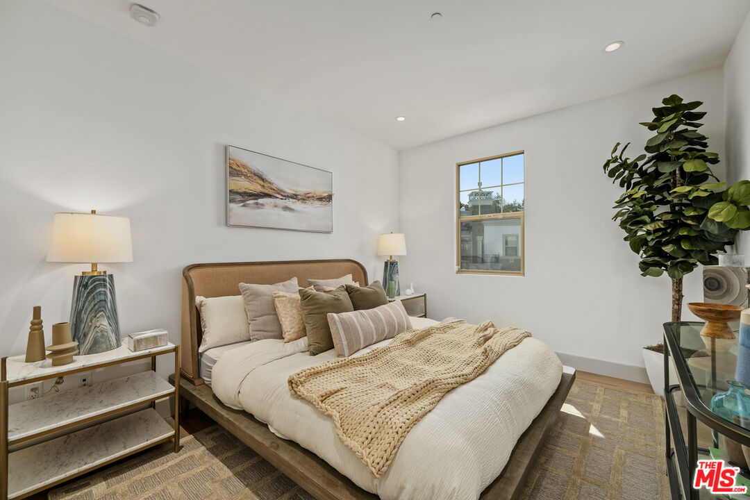 130 S Sepulveda Blvd Unit: 401