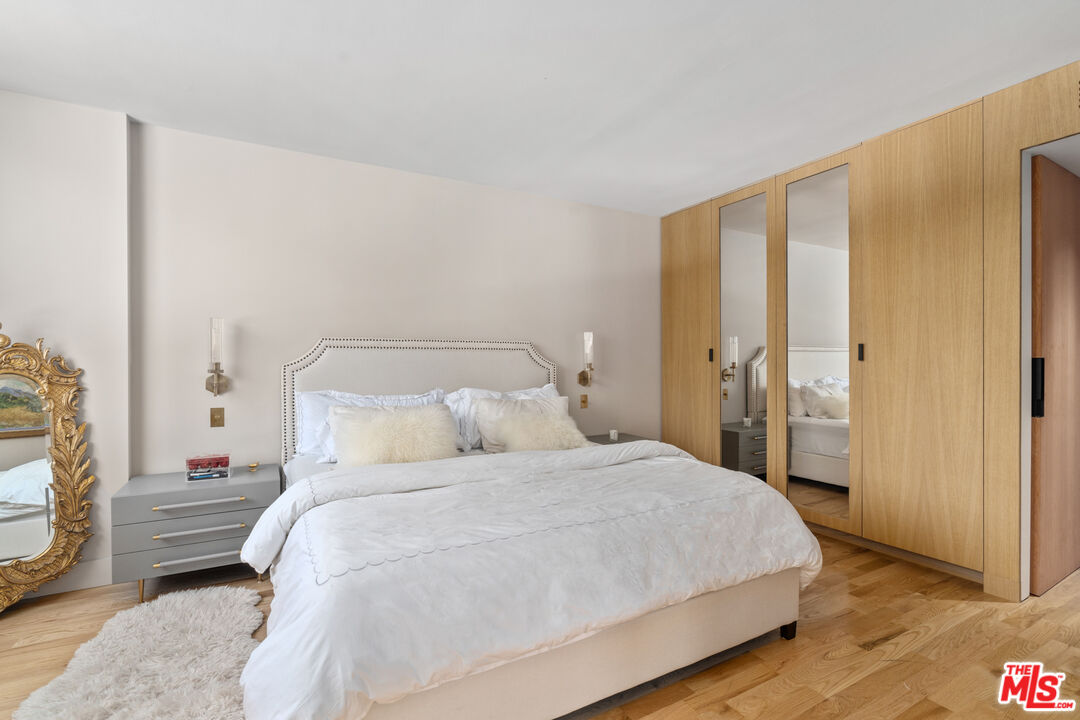 8787 Shoreham Dr Unit: 1001