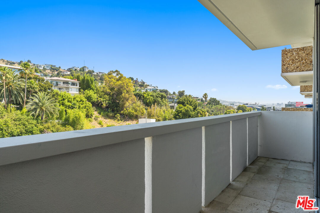 8787 Shoreham Dr Unit: 1001