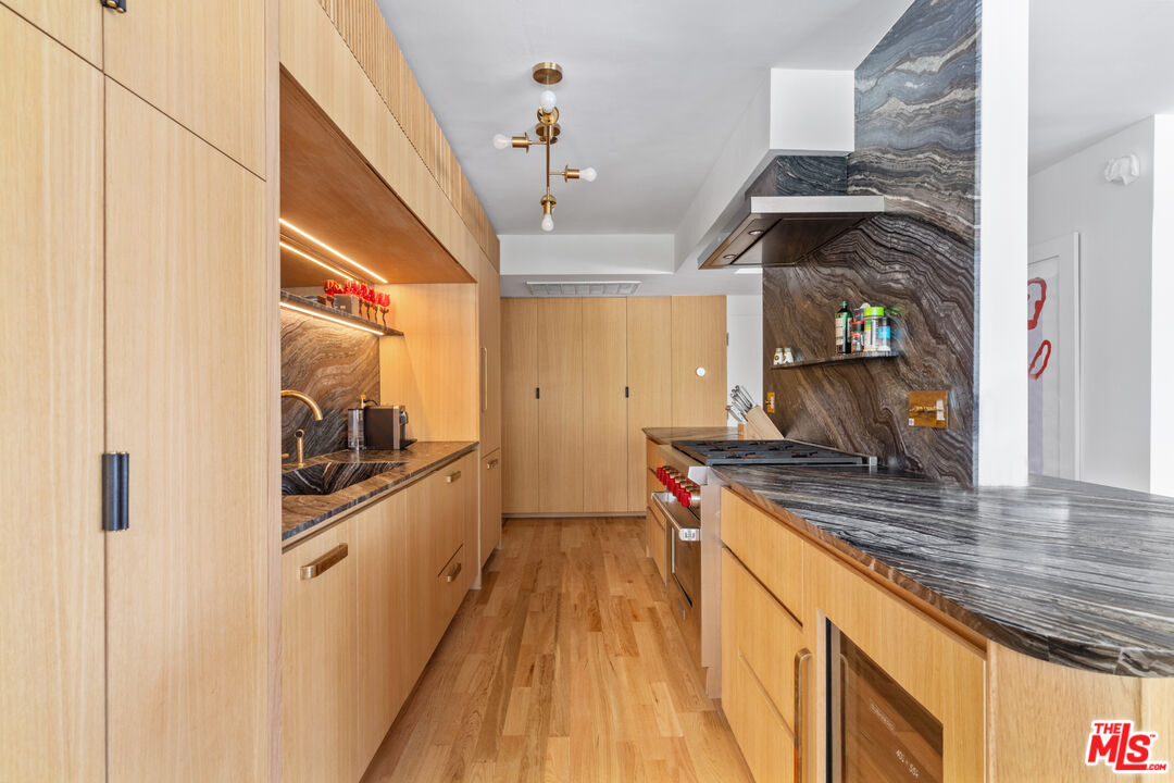 8787 Shoreham Dr Unit: 1001