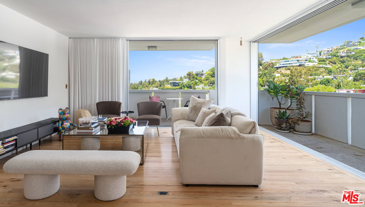 8787 Shoreham Dr Unit: 1001