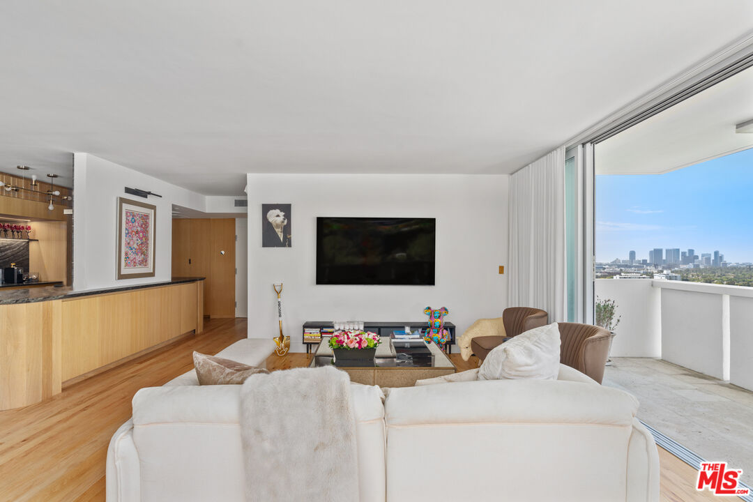 8787 Shoreham Dr Unit: 1001