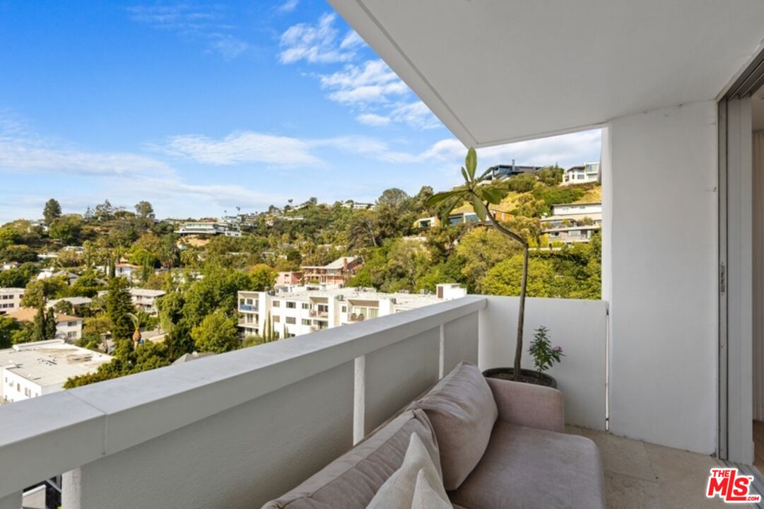 8787 Shoreham Dr Unit: 1001