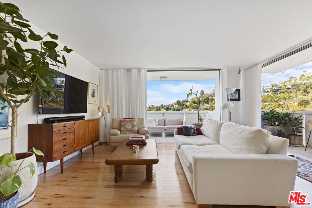 8787 Shoreham Dr Unit: 1001