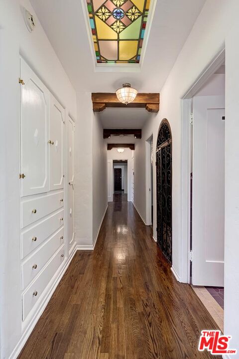 127 N Doheny Dr