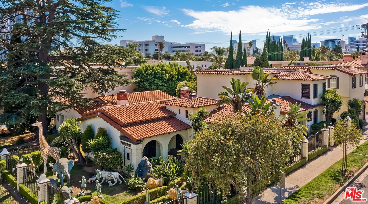 127 N Doheny Dr
