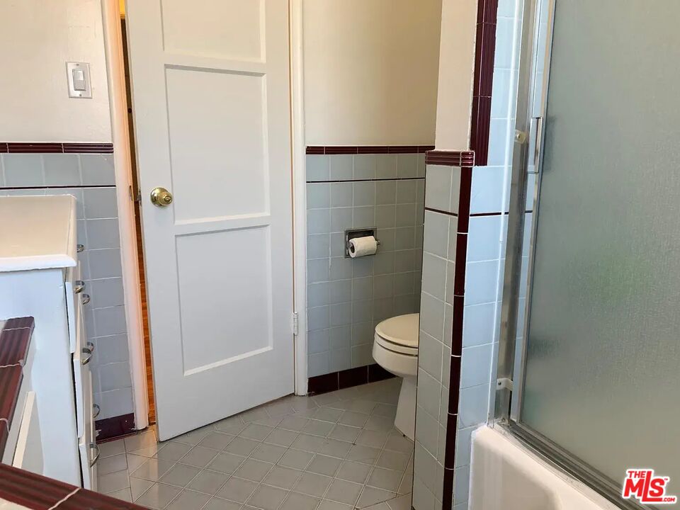 1235 N Crescent Heights Blvd Unit: 2