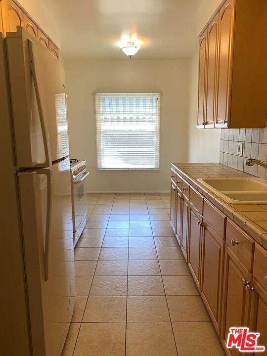 1235 N Crescent Heights Blvd Unit: 2