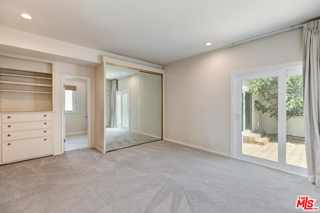 517 N Linden Dr