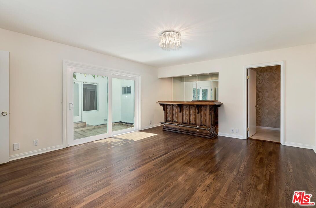517 N Linden Dr