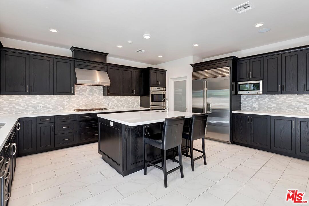 517 N Linden Dr