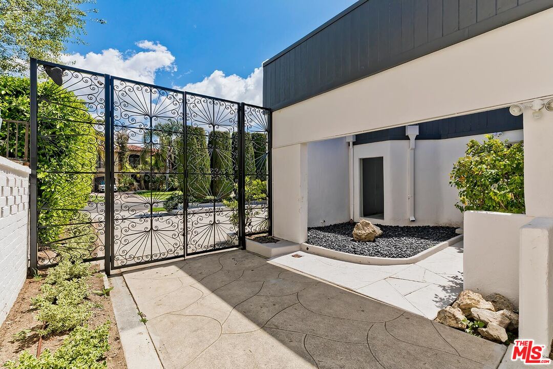 517 N Linden Dr