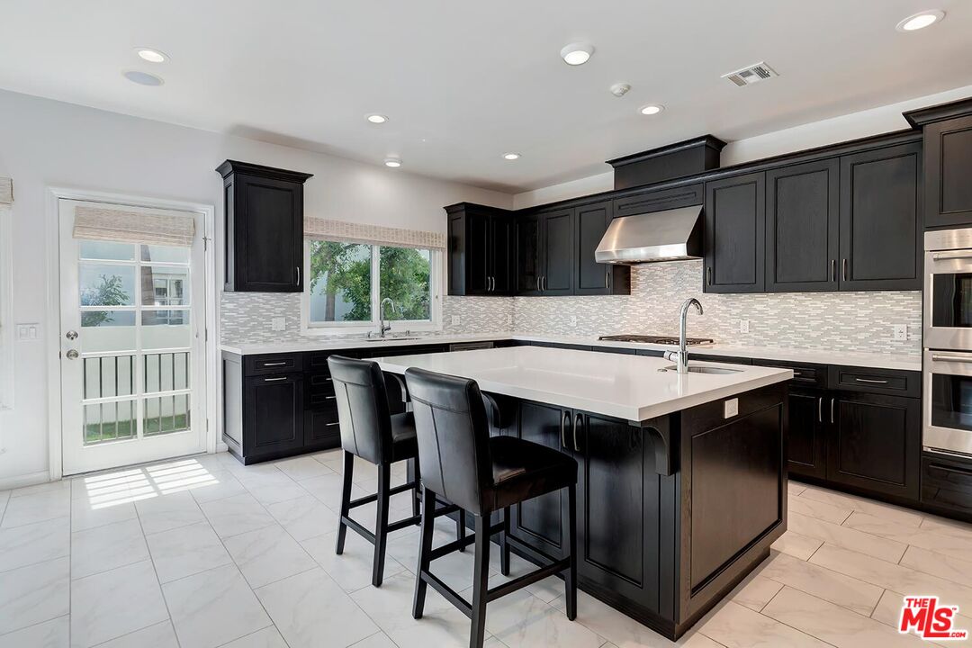 517 N Linden Dr