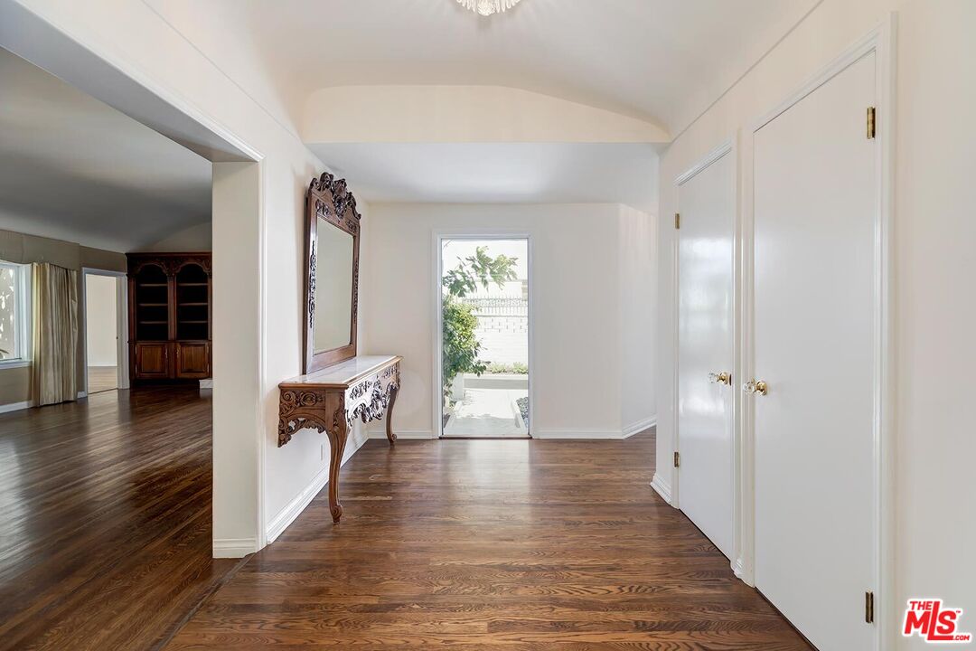 517 N Linden Dr