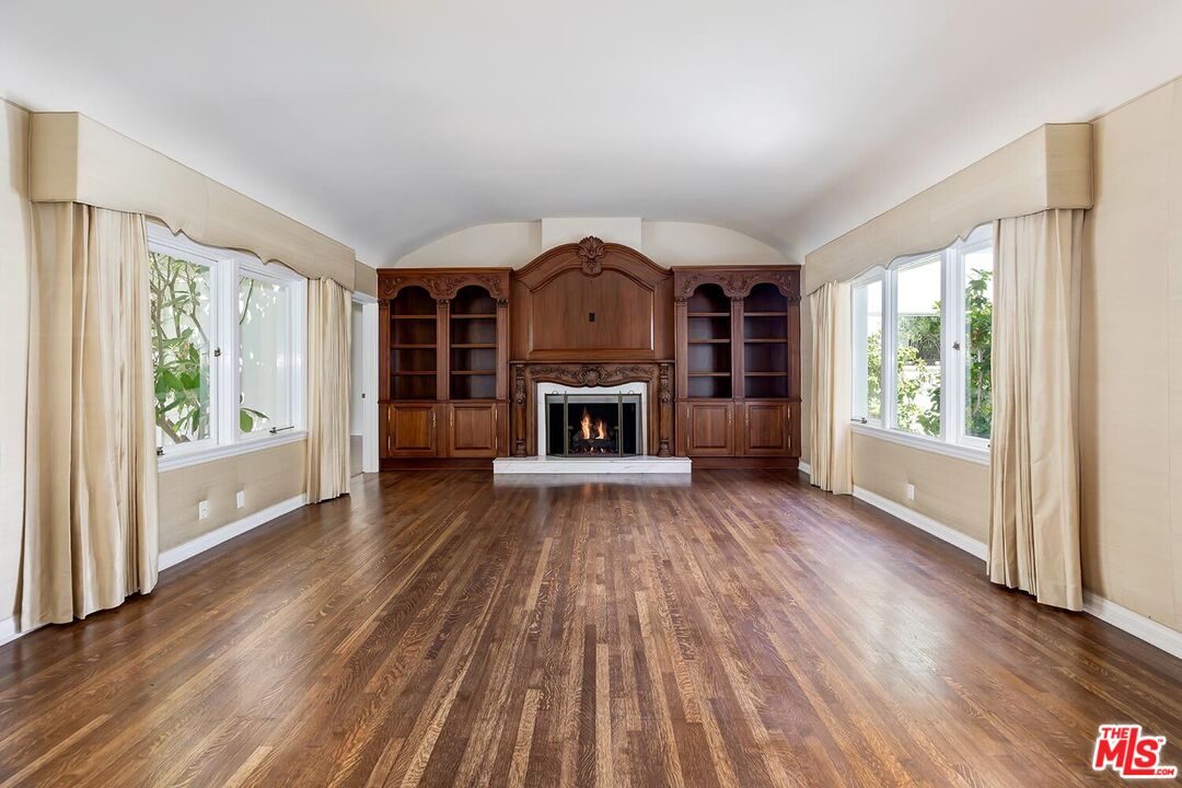 517 N Linden Dr