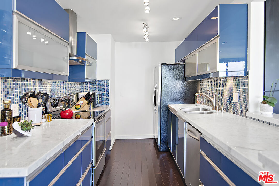 1550 N Laurel Ave Unit: 304