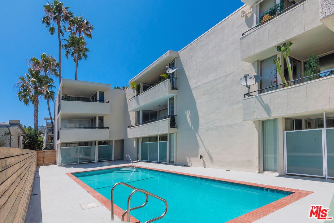 1550 N Laurel Ave Unit: 304