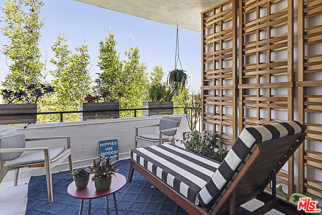 1550 N Laurel Ave Unit: 304