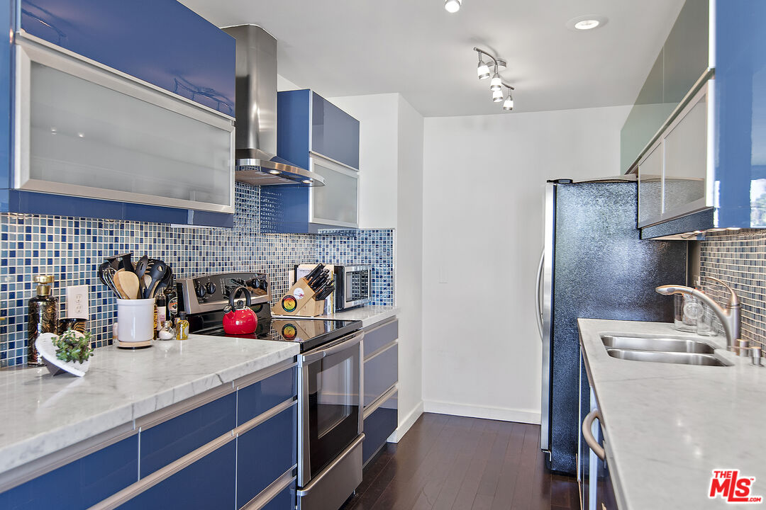 1550 N Laurel Ave Unit: 304