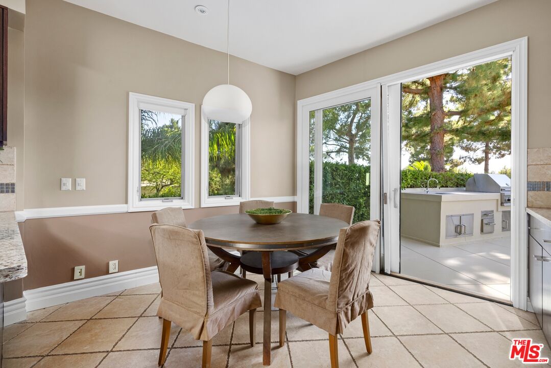 1625 Loma Vista DR