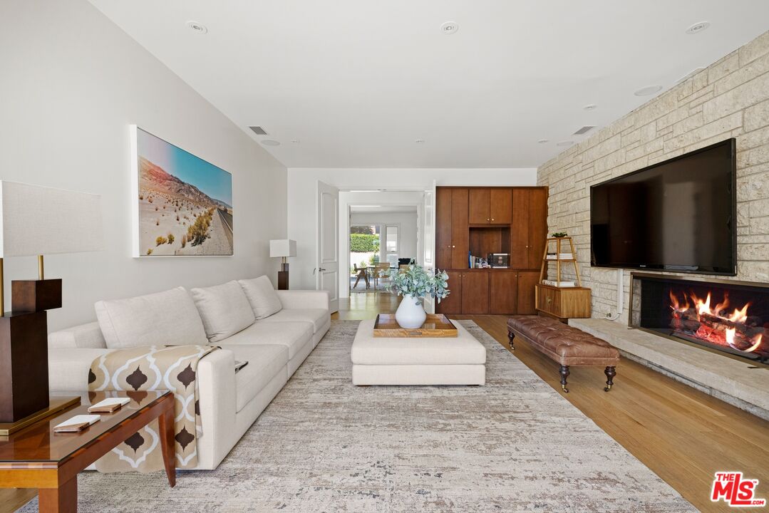1625 Loma Vista DR