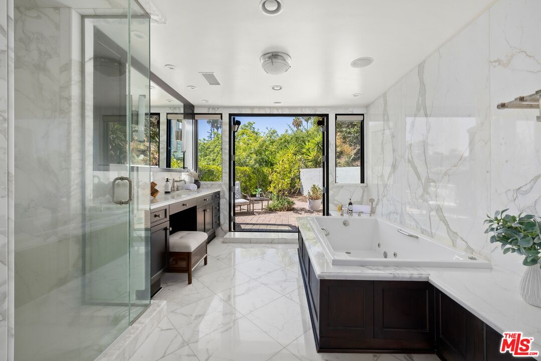 1625 Loma Vista DR