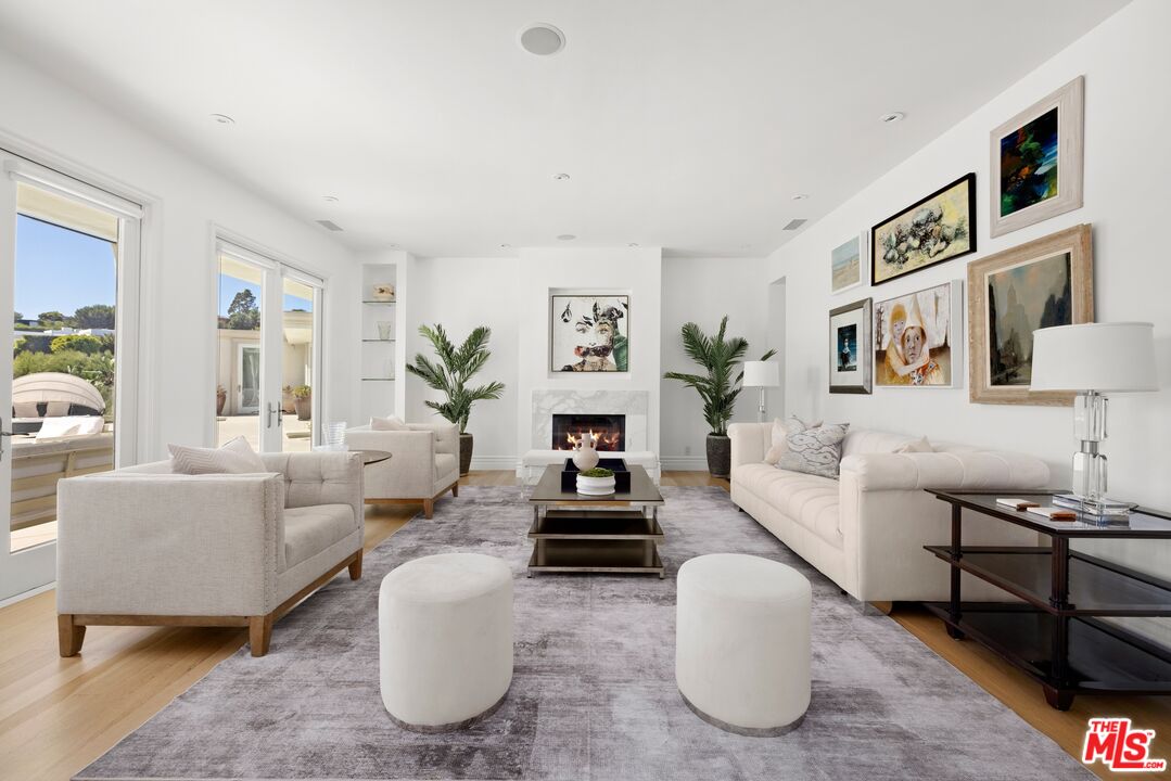 1625 Loma Vista DR