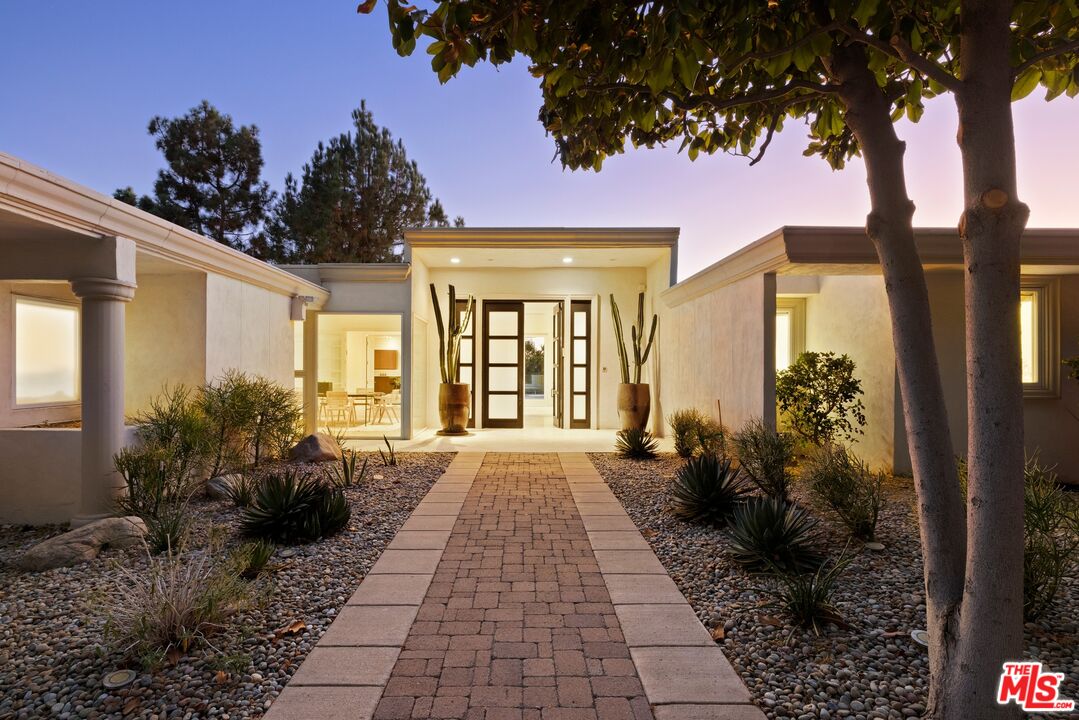 1625 Loma Vista DR