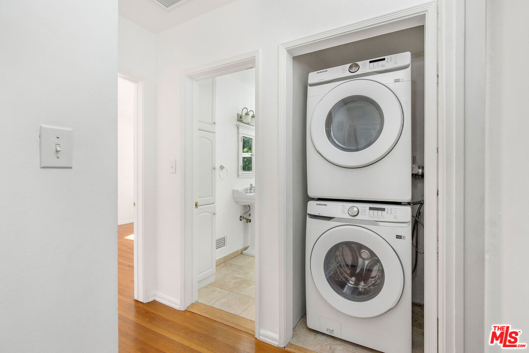 133 S Roxbury Dr Unit: D